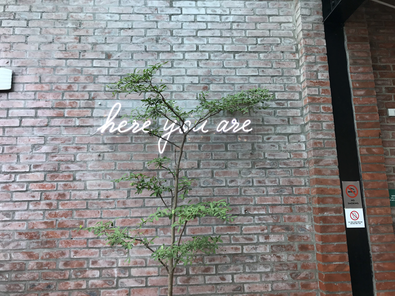 Led Neon Sign - Ưu điểm vượt trội so với Neon Thùy Tinh